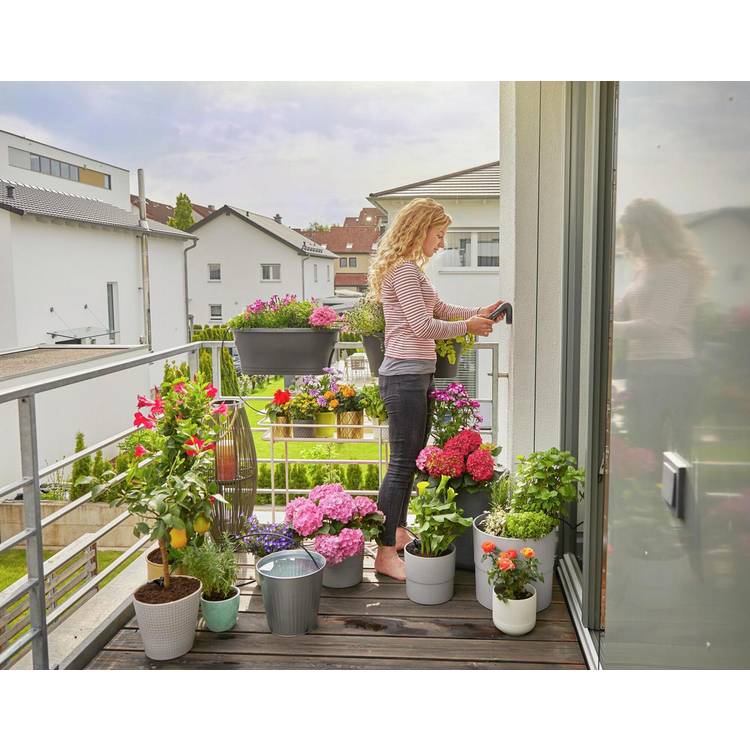 Gardena AquaBloom solar irrigation kit for balconies - British product