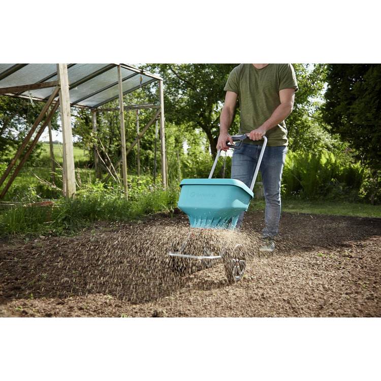 Gardena XL Spreader 18kg, imported from the UK