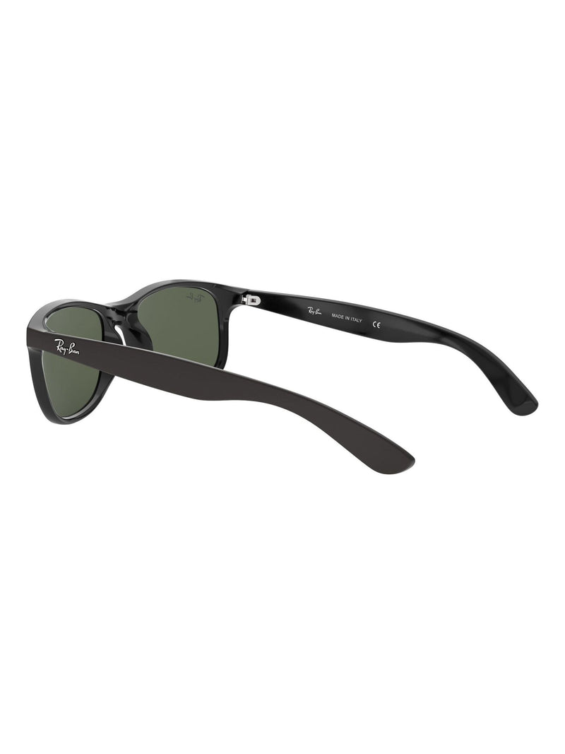 Ray-Ban Andy schwarze Sonnenbrille mit Nylonrahmen, britische Version