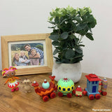 In the Night Garden Ninky Nonk train set with 5 colourful cars, UK version
