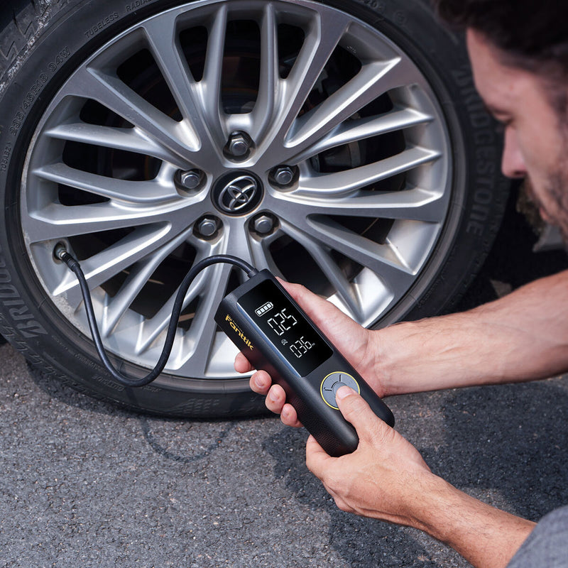 Fanttik S100 APEX tyre inflator portable air pump - British product