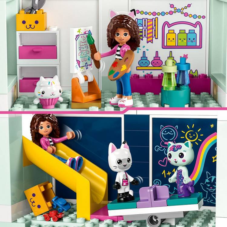LEGO Gabby's Dollhouse playset with 4 figures, UK version