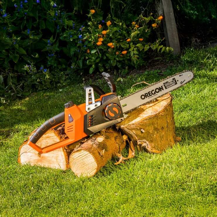Yard Force 40V 35cm cordless chainsaw with batteries, imported from the UK
