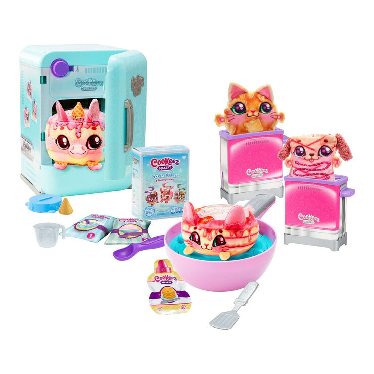 Cookeez Makery bulk role-play set with plush toys, UK version