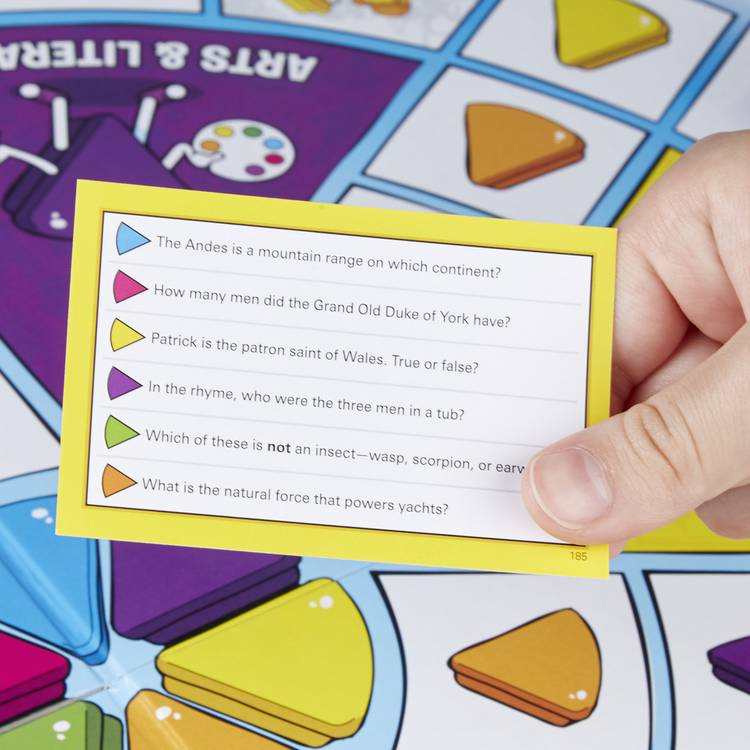 Hasbro Gaming Trivial Pursuit Family Edition board game (British brand)