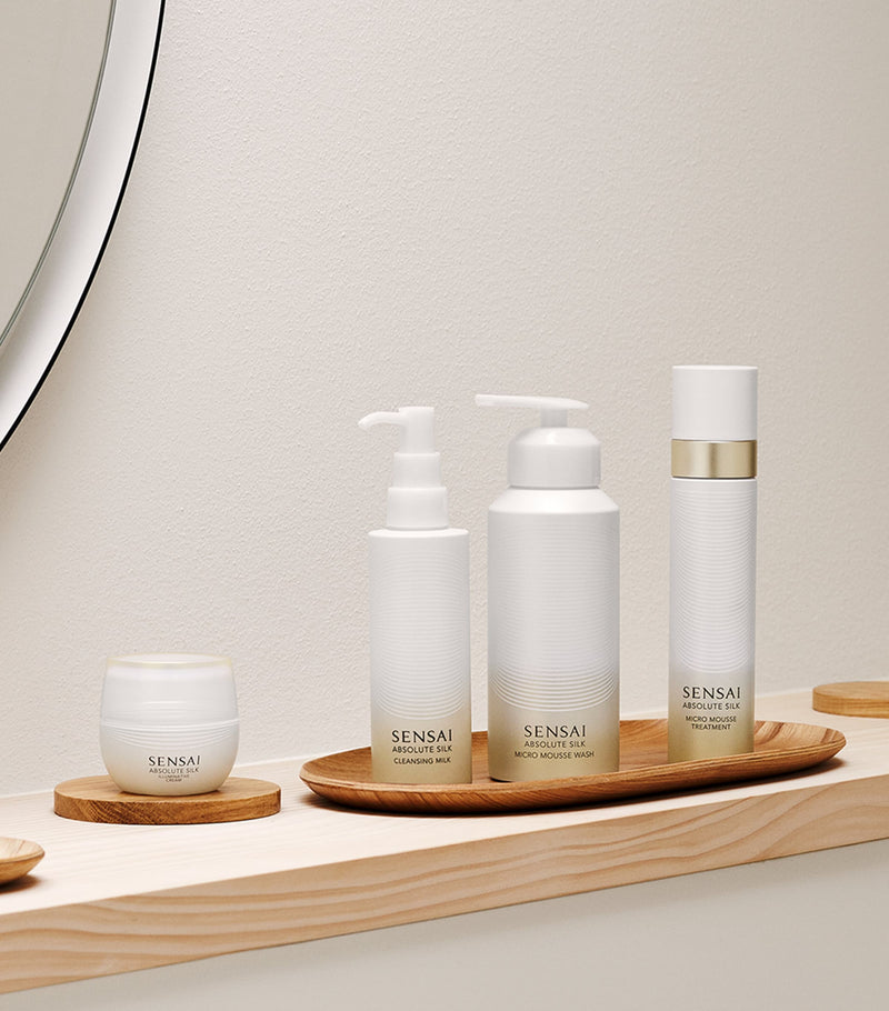 Sensai Absolute Silk Micro Mousse Wash 180ml (British brand)