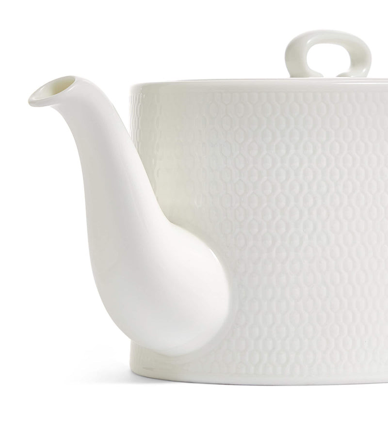 Wedgwood Gio 7-piece tea set (British brand)