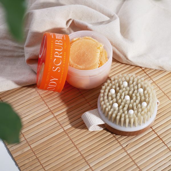 Tropical Fruits Grapefruit Body Scrub with Brush 150g imported from the UK