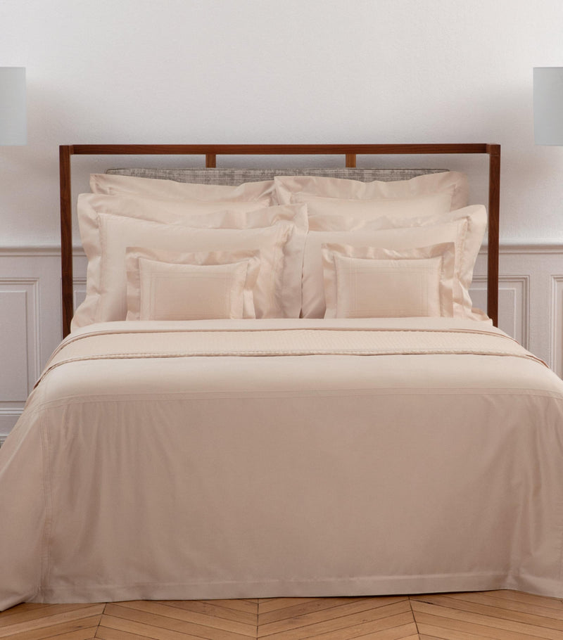 Yves Delorme double flat sheet in cotton sateen 240cm x 320cm (British brand)
