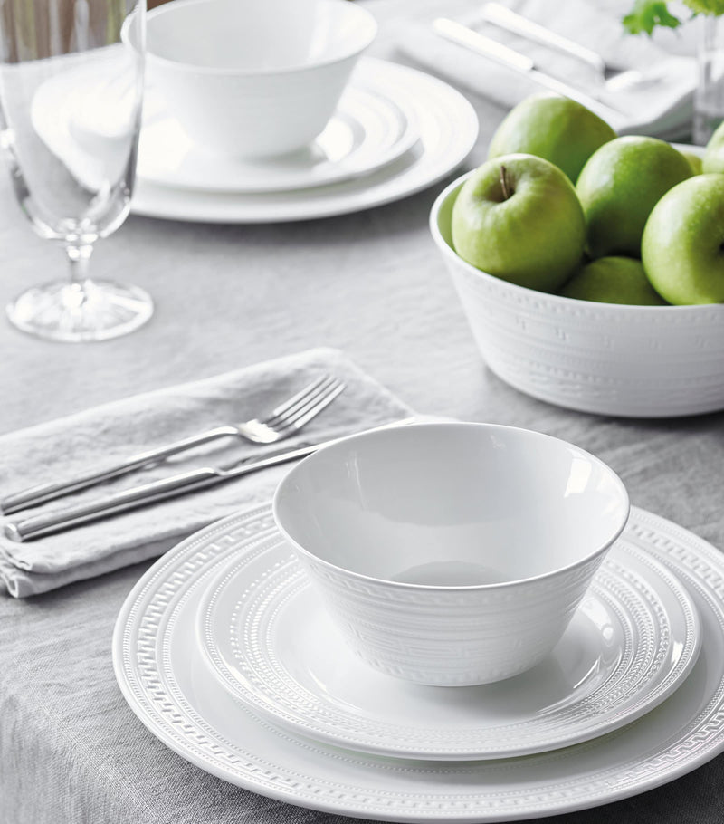 Wedgwood Intaglio serving bowl 20cm, UK version