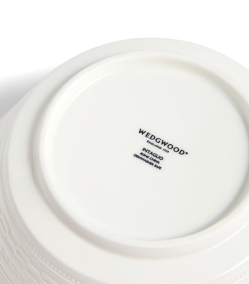 Wedgwood Intaglio serving bowl 20cm, UK version