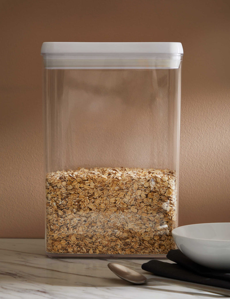 Rectangular flip-tight food storage container 4.4L, UK version