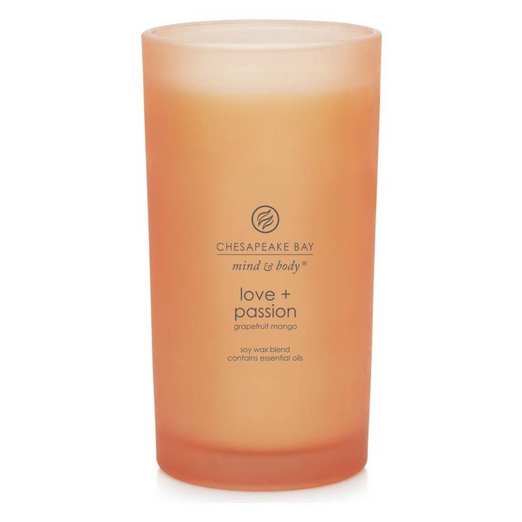 Chesapeake Bay large candle grapefruit mango 16.3cm, imported from the UK
