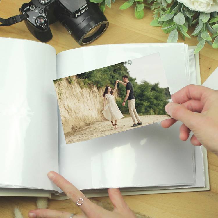 Personalised square photo album for 6x4 photos - British product