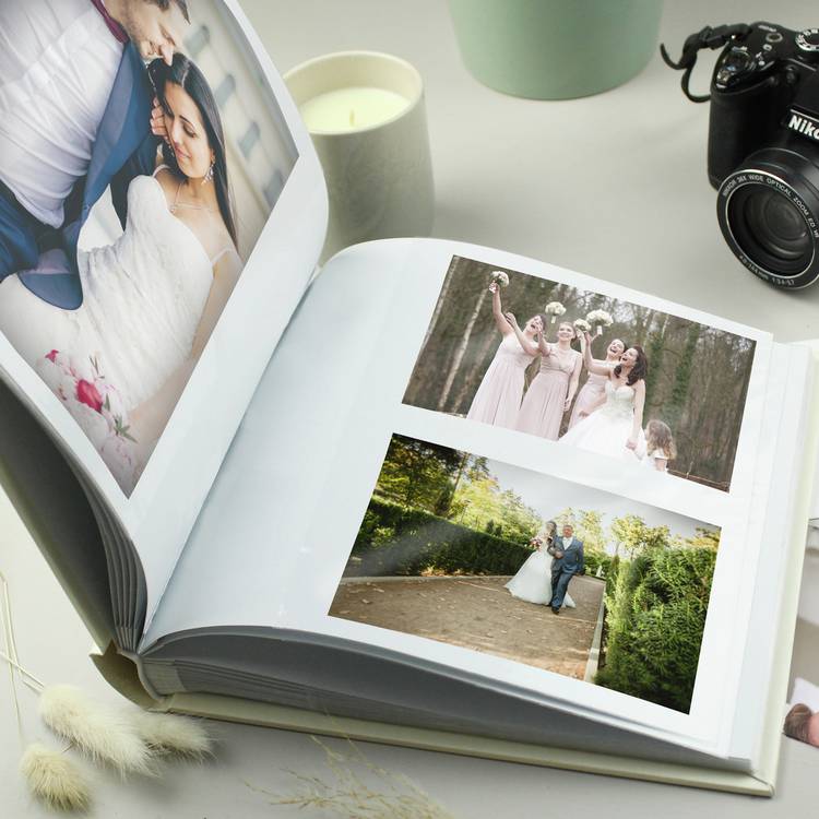 Personalised square photo album for 6x4 photos - British product