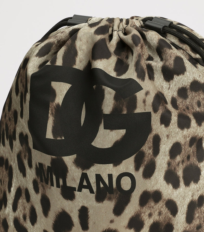 Dolce&Gabbana Kids leopard print drawstring backpack (British brand)