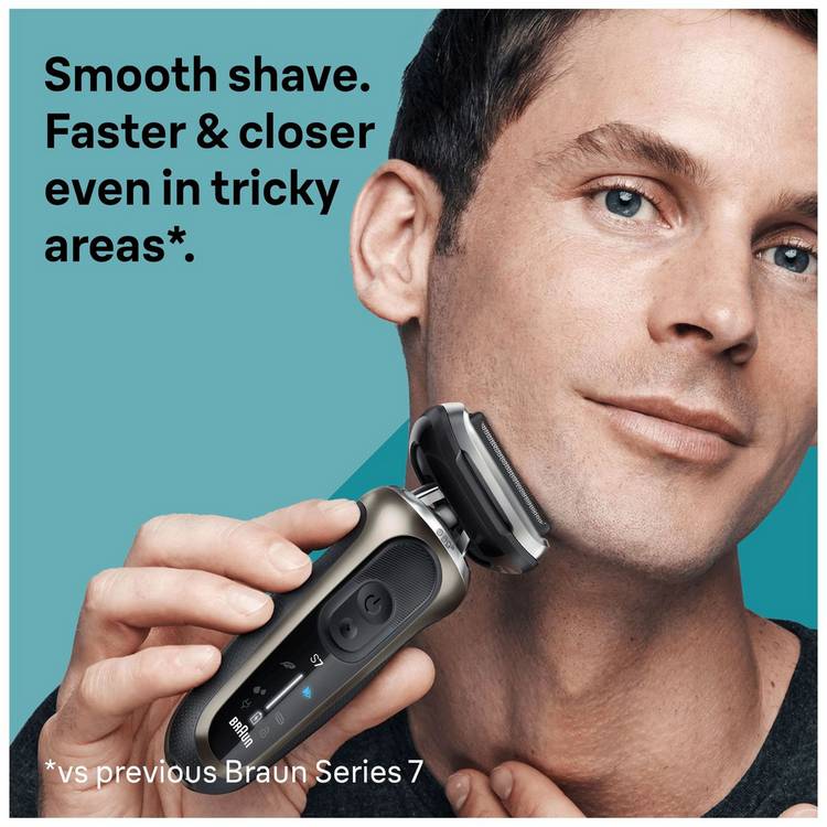 Braun Series 7 cordless electric shaver wet and dry use (British brand)