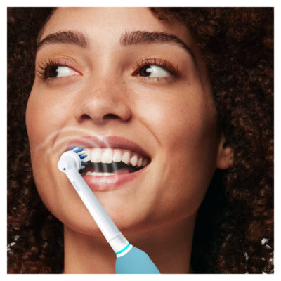 Oral-B Pro 600 CrossAction rechargeable electric toothbrush, UK version
