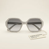 Prada PR16WS schwarze Damen Sonnenbrille mit grauen Verlaufsgläsern (Britische Marke)