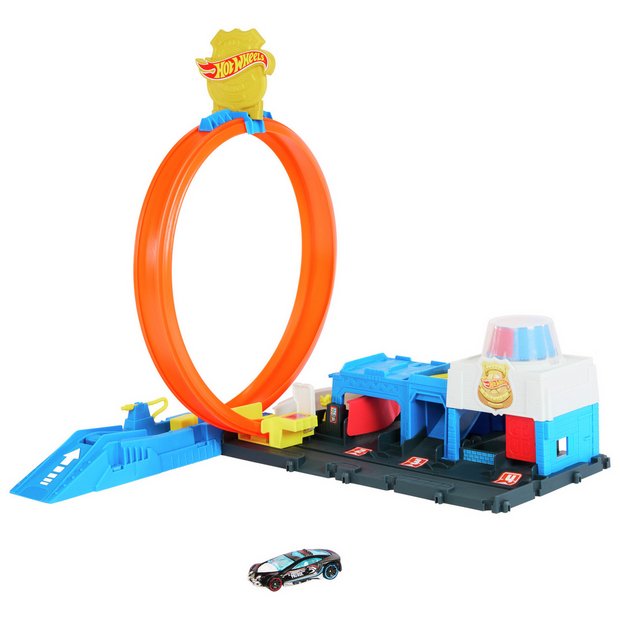 Hot Wheels Super Police Station toy car track set 25.4 cm - British product