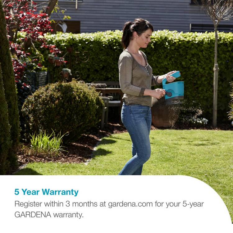 Gardena M hand spreader (British brand)