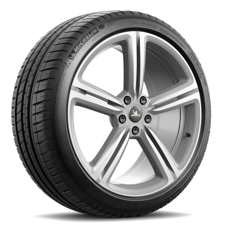 Michelin Pilot Sport 3 runflat tyre 245/35 R20 (British brand)