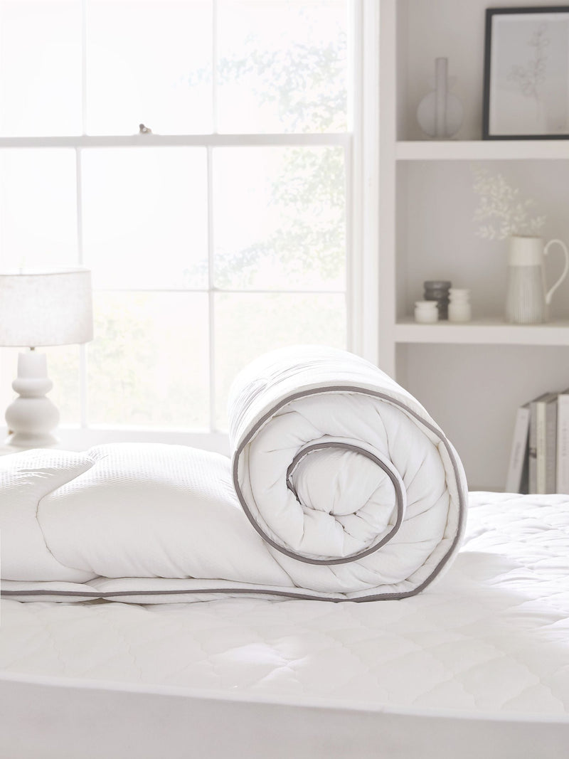 Sleep In Silk 13.5 Tog duvet (British brand)