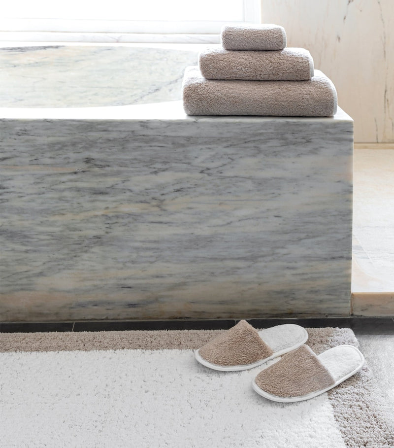 Graccioza Bicolore bath sheet 95cm x 150cm, UK version