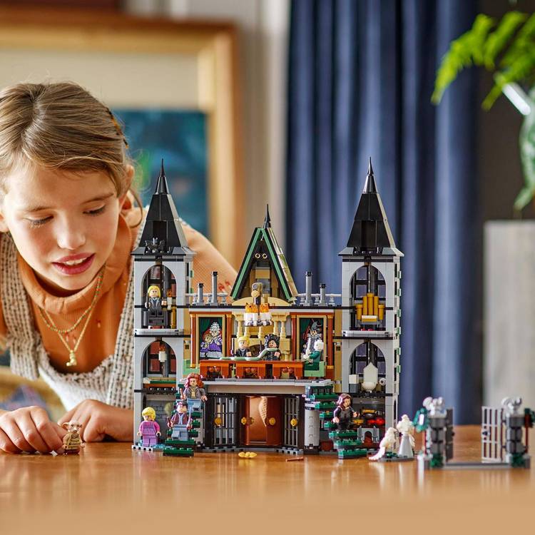 LEGO Harry Potter Malfoy Manor building set 1601 pieces - British product