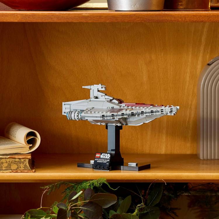 LEGO Star Wars Acclamator Assault Ship model set 450 pieces, UK version