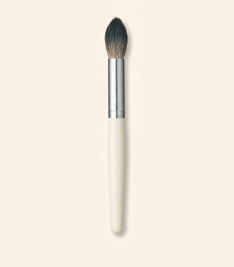 Charlotte Tilbury Powder and Sculpt Brush makeup tool (British brand)