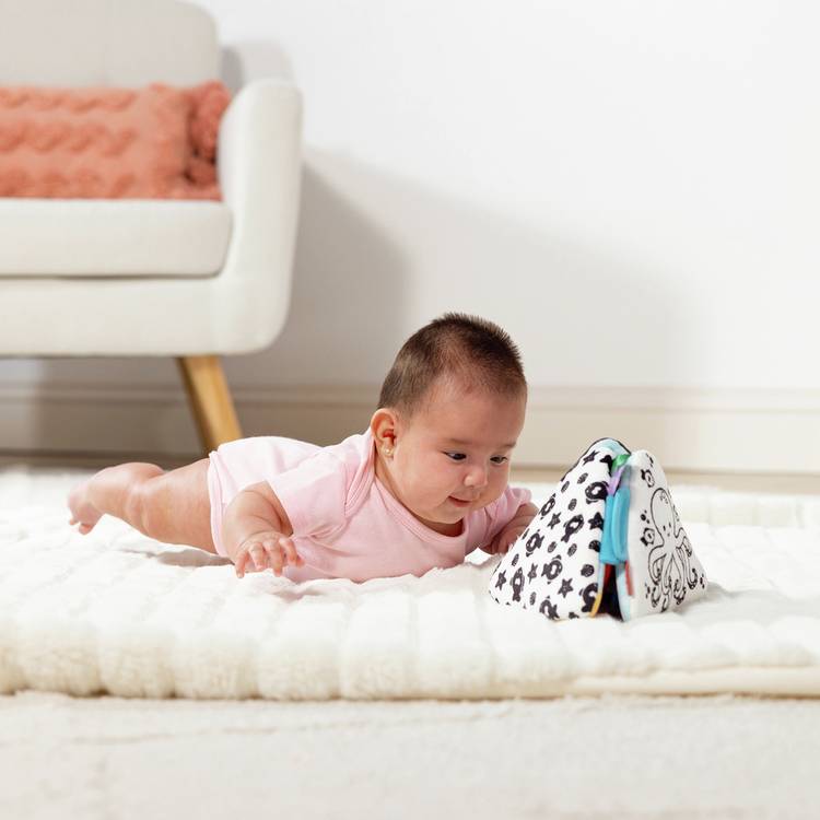 Melissa & Doug Tummy Time Triangle - British product