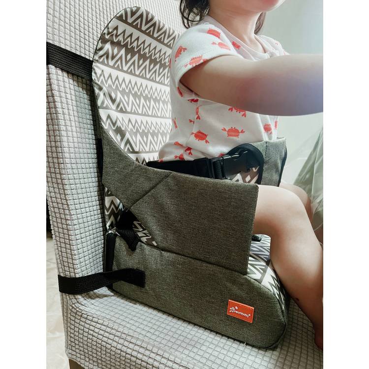 Dreambaby Grab 'N' Go booster seat (British brand)