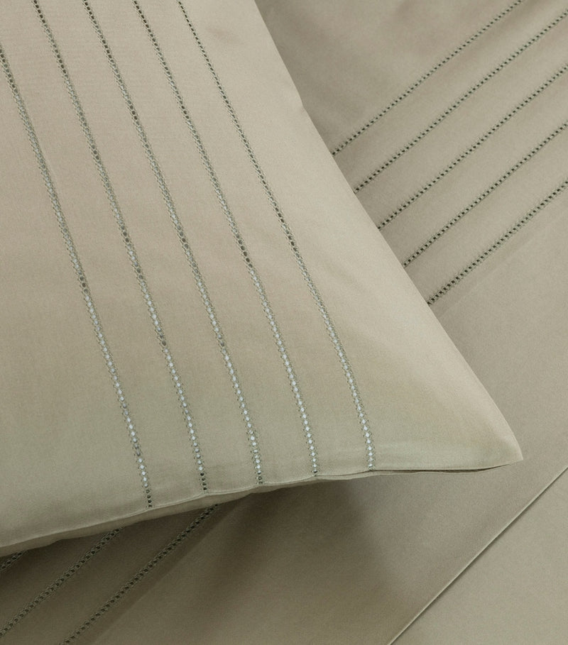 Frette Super King Duvet Cover in Sakura Pink with Oxford Weave - British product