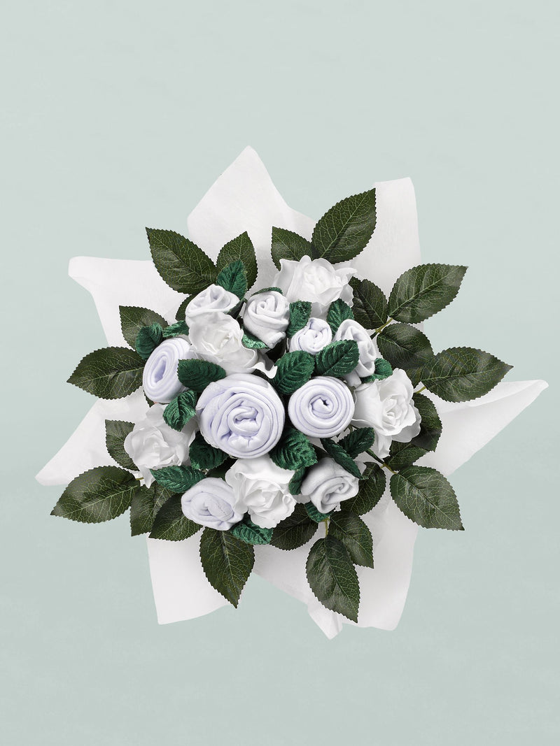 Babyblooms weißes Babykleidungs-Blumenstrauß-Geschenkset für Neugeborene, importiert aus dem Vereinigten Königreich