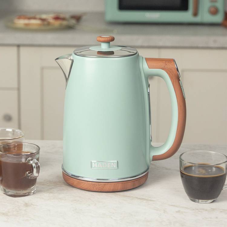 Haden Dorchester kitchen bundle sage green, imported from the UK