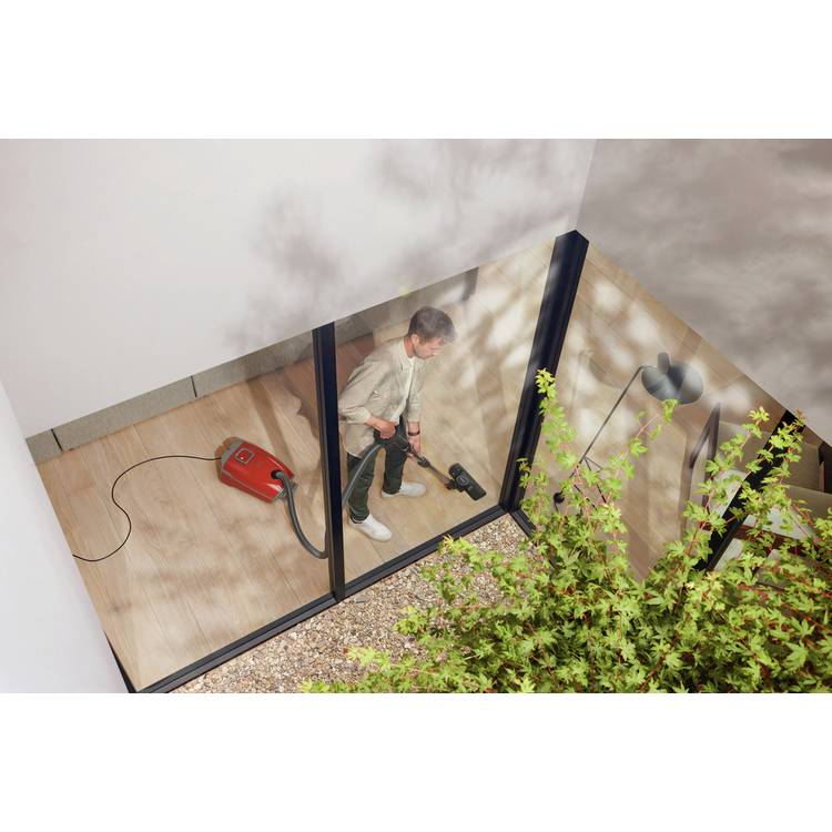 Miele Guard L1 bagged cylinder corded vacuum cleaner, UK version
