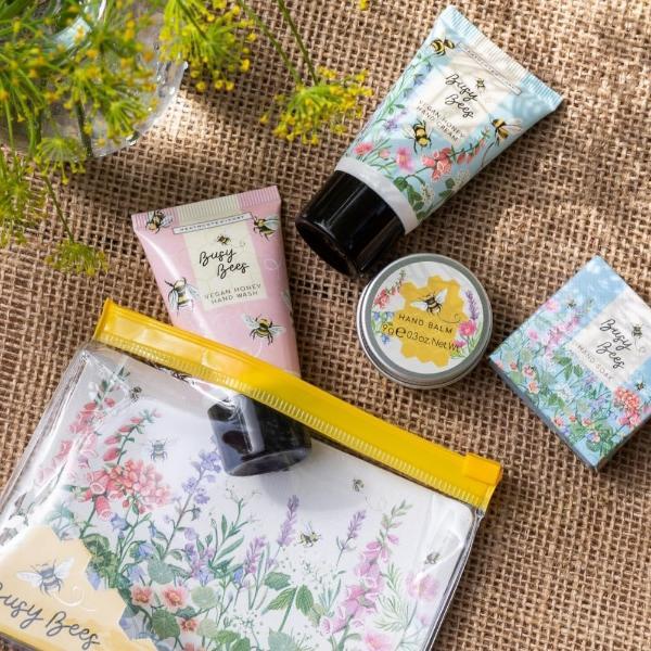 Heathcote & Ivory Busy Bees hand care set travel size, UK version