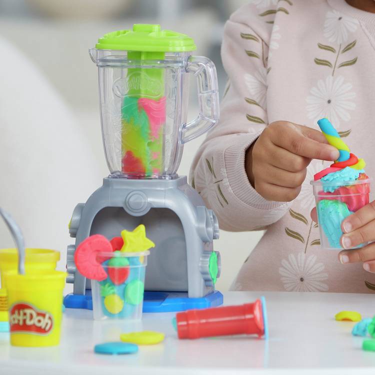 Play-Doh Swirlin' Smoothies blender playset, UK version