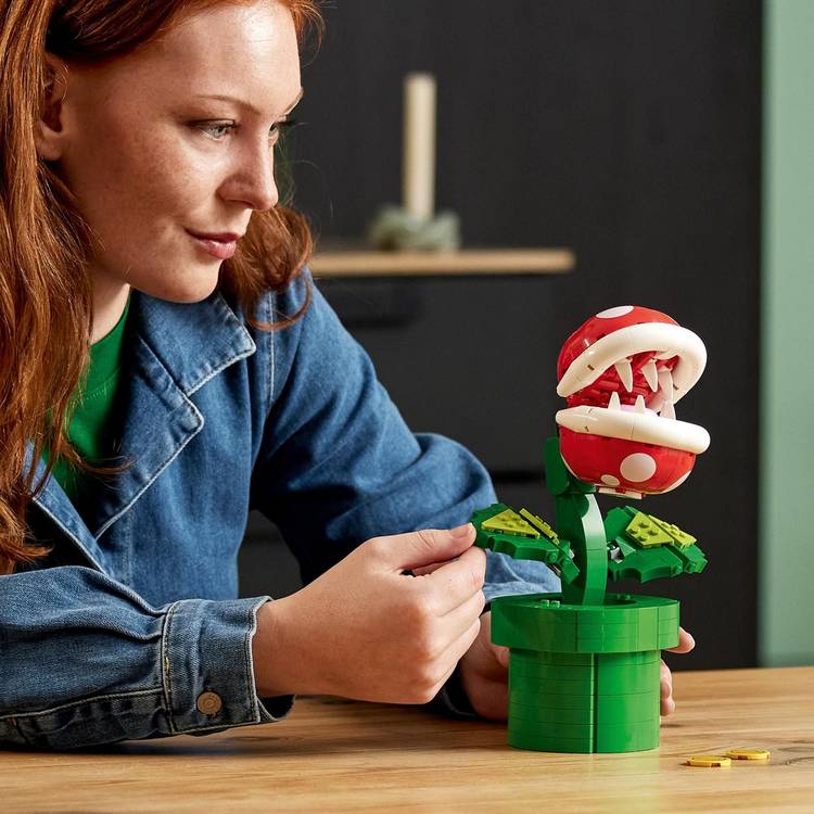 LEGO Piranha Plant building set 540 pieces - British product
