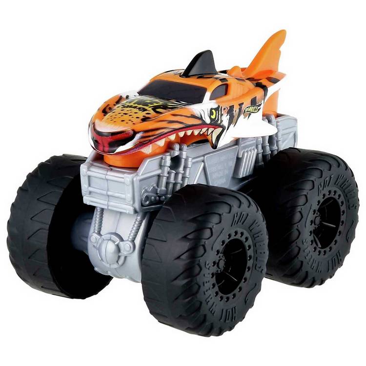 Hot Wheels Monster Trucks Roarin Wreckers 1:43 scale, UK version