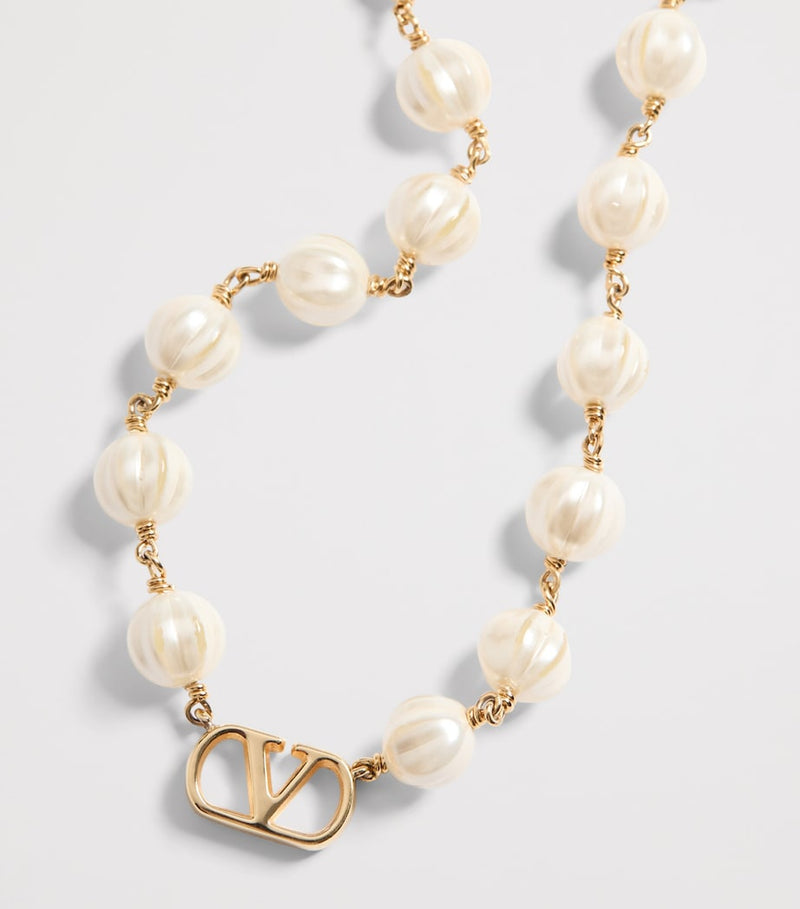 Valentino Garavani VLogo faux pearl necklace 42cm (British brand)