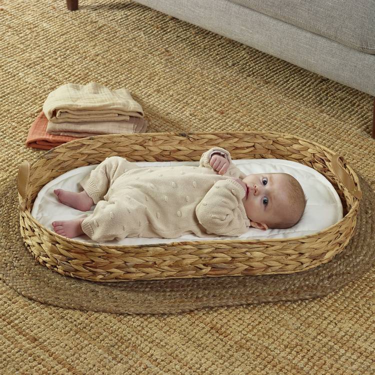 Kinder Valley changing basket with liners (British brand)