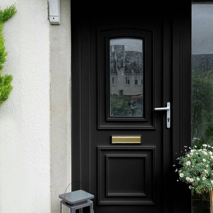 Rust-Oleum Universal All-Surface Satin Paint Black 750ml, imported from the UK