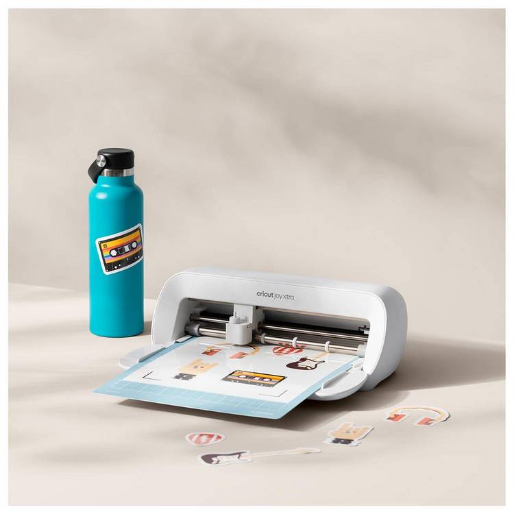 Cricut Joy Xtra smart cutting machine starter pack with materials (British brand)