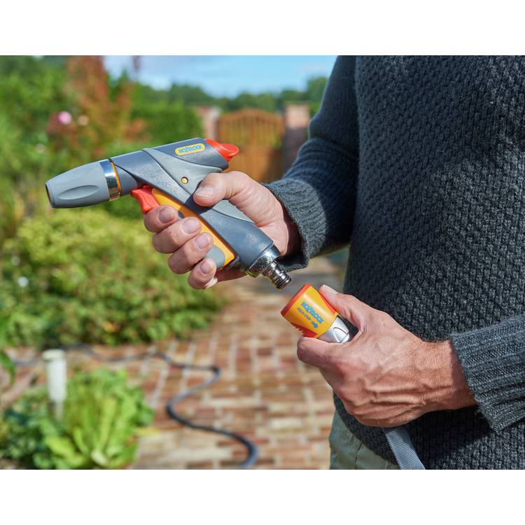 Hozelock 35m Tuffhoze hybrid garden hose, UK version