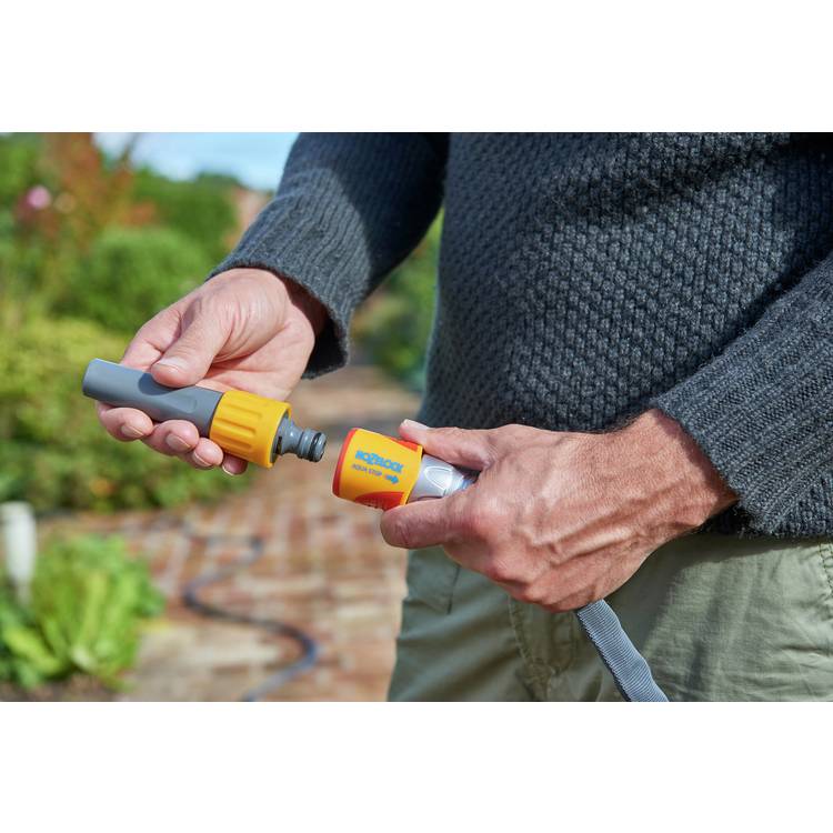 Hozelock 35m Tuffhoze hybrid garden hose, UK version