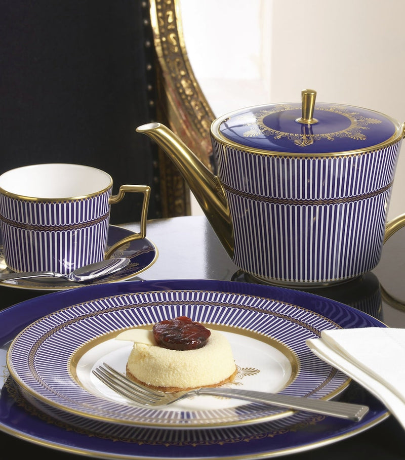 Wedgwood Anthemion design fine bone china dinner plate (British brand)