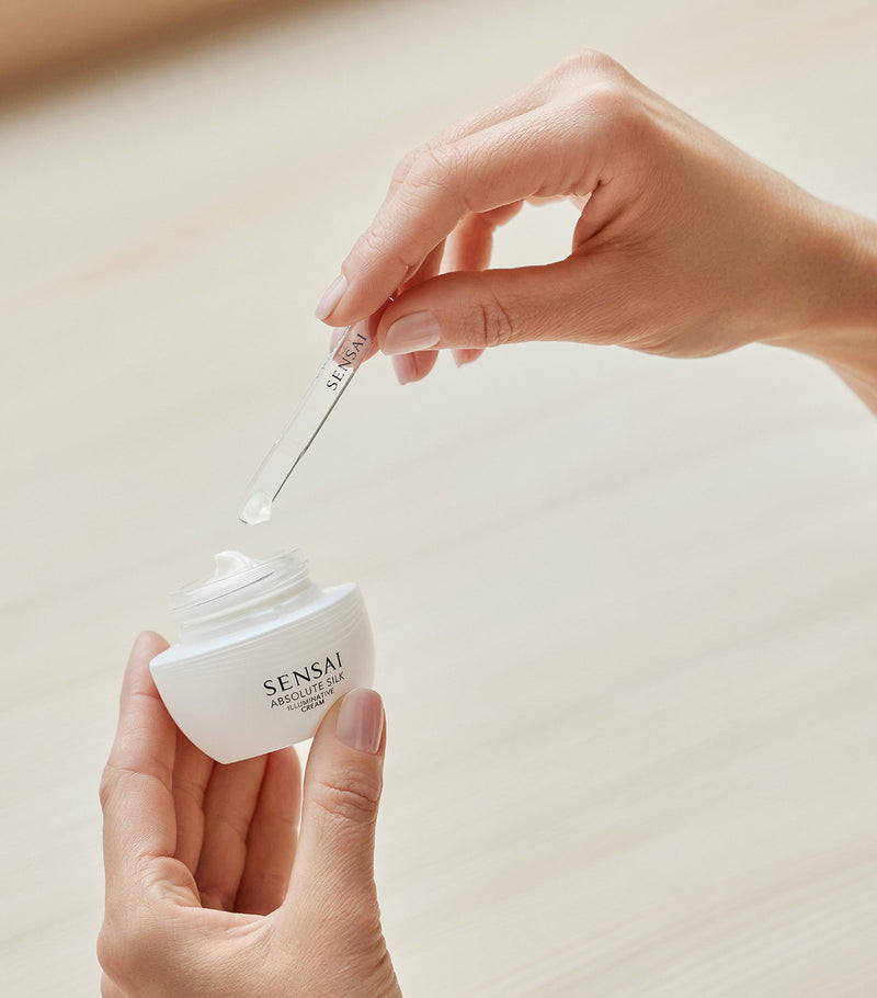 Sensai Absolute Silk Illuminative Cream 40ml (British brand)