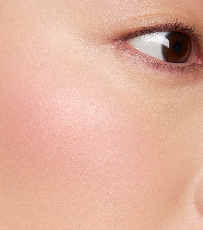 Suqqu Blurring Color Blush powder blush (British brand)
